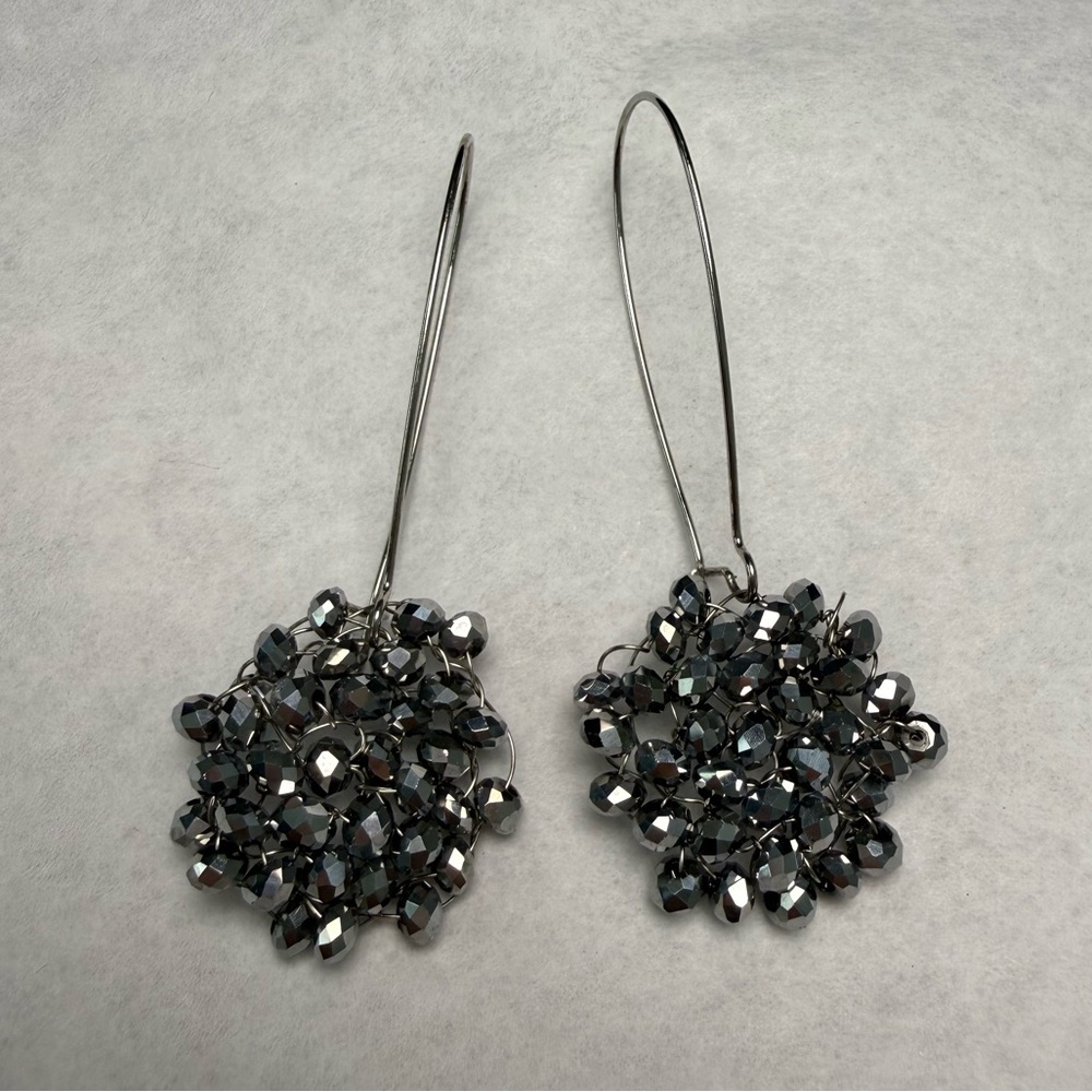 Gray Wire and Bead Pendant Drop Earrings